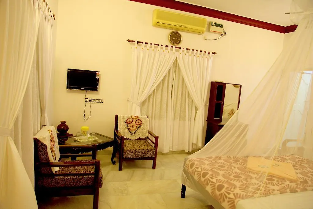Kochi Kuppath Homestay 2*,  הודו